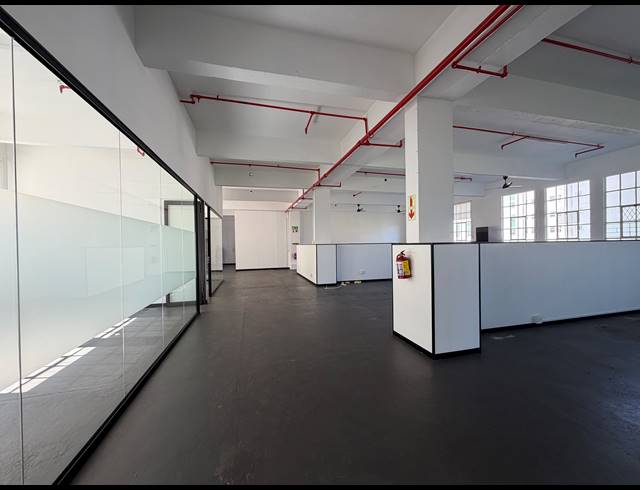 545M² BUILDING TO LET IN WOODSTOCK